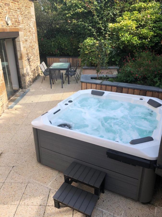 Gite De Charme Avec Spa, Baie Du Mont St Michel Sougeal Luaran gambar